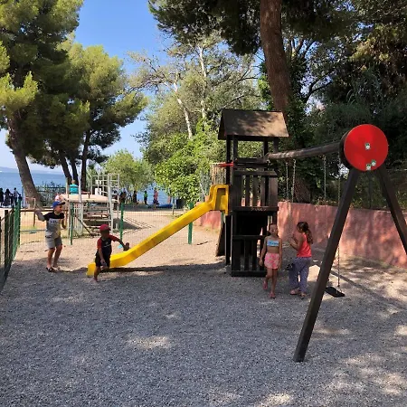 Camping Marina Vitrolles (Bouches-du-Rhone)